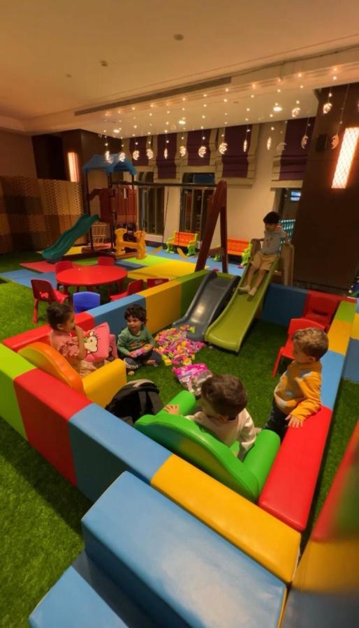 Violet Al Shisha Hotel Mecca Exterior photo Playroom at the hotel